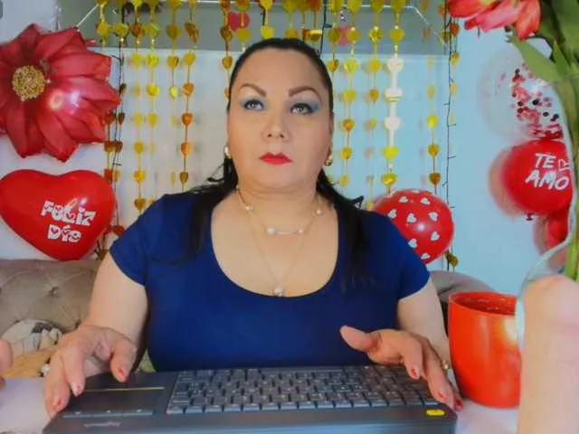 EllenaBoobs Image 16