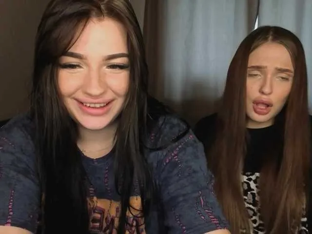 LisaAndDenis Image 11