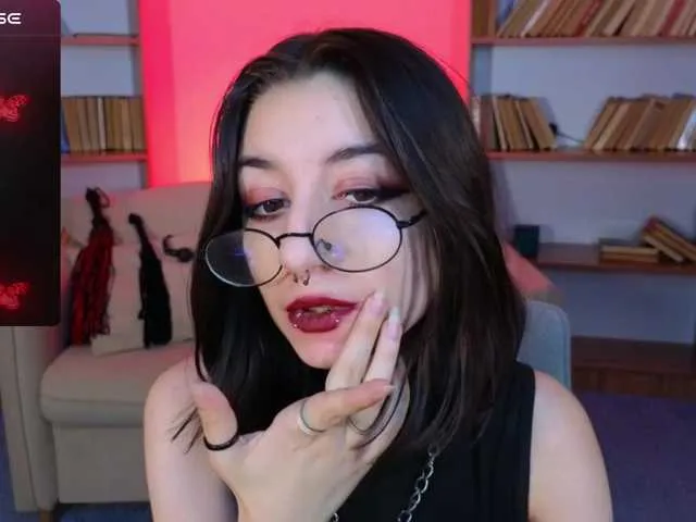 MistressMarcelline Image 3