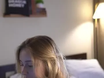 2girls_1dream Image 15