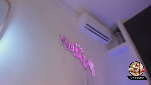 Addison_baker Image 8