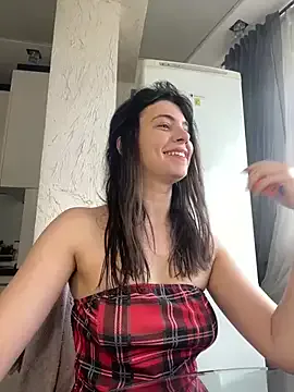 CurlyLara's Thumb Image