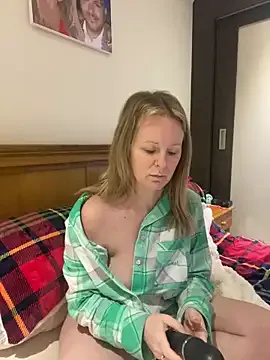 madamlillyrose Image 13