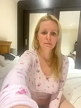 madamlillyrose Image 2